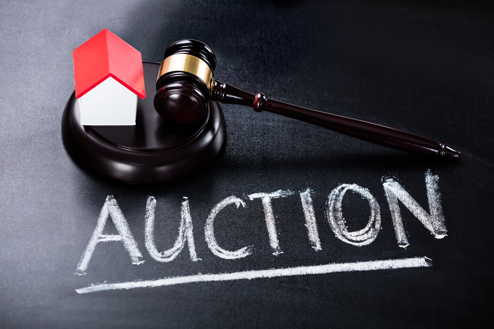 If you are in the property market, it’s possible you could find yourself bidding in an auction. Here’s why it’s important for you to consider an independent building and pest inspection before you register yourself to bid.