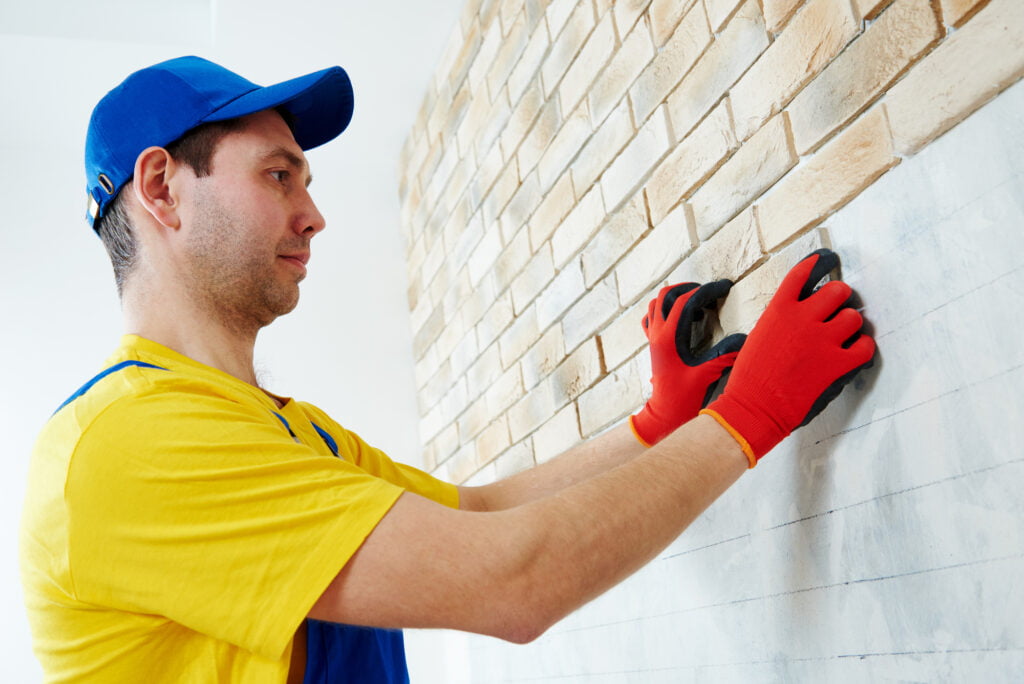 Brick veneer may be the building material of choice these days, but do you know the signs of failing brickwork? Read on to find out…