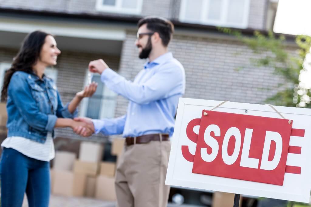 Real estate happy with quick sale of house after waiver of building inspection at purchase